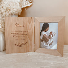 Load image into Gallery viewer, Mother&#39;s Day &#39;Hand &amp; Heart&#39; Quote Personalised Wooden Photo Frame
