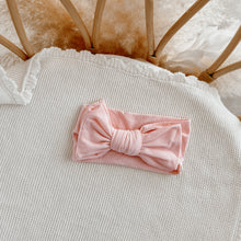 Load image into Gallery viewer, Ribbed Bamboo Topknot - Peony Pink