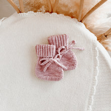 Load image into Gallery viewer, Chunky Knit Booties - Newborn-6M - Lilac